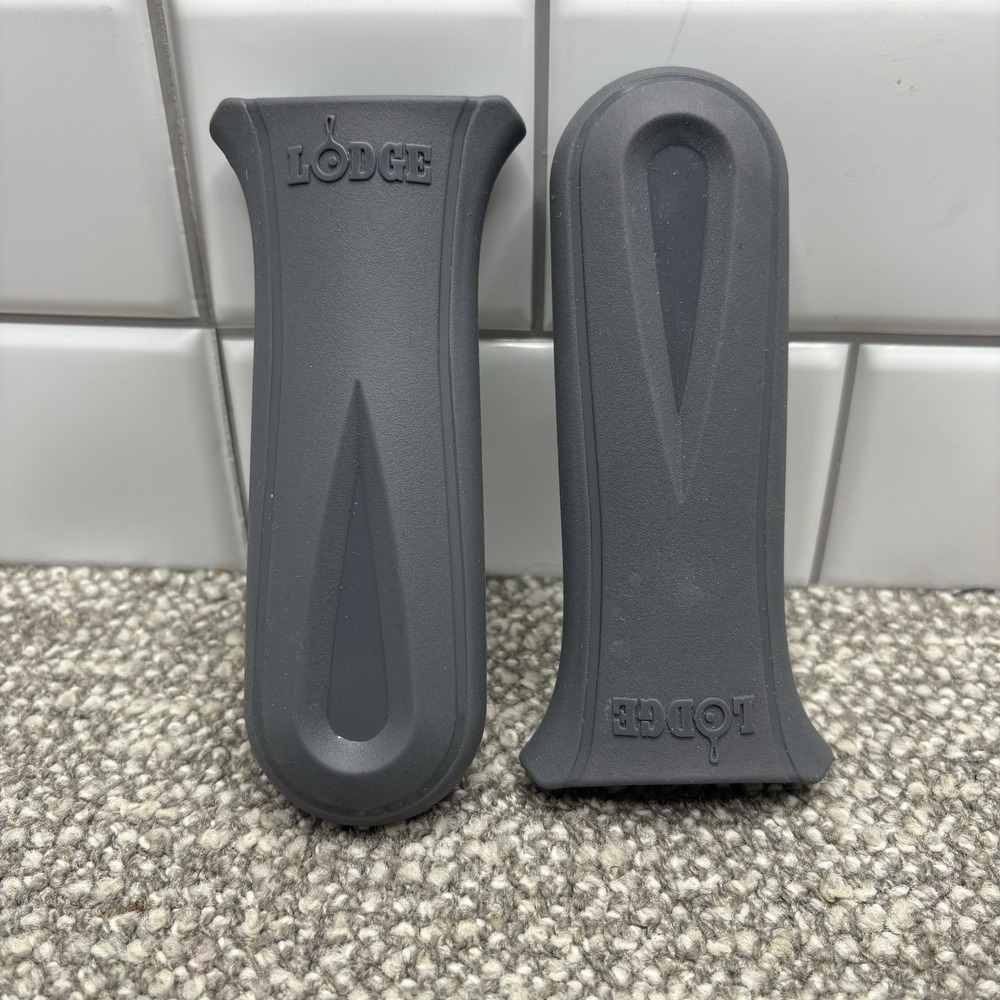Lodge Deluxe Gray Kitchen Silicone Skillet Handle Holders